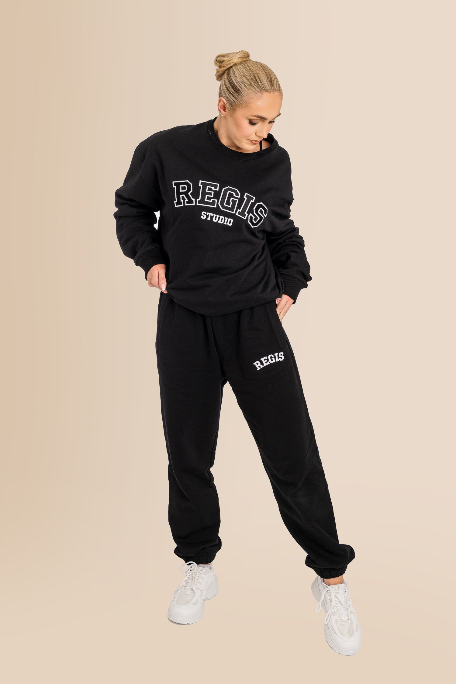 Women's Organic Combed Ringspon Cotton Sweatshirt - Black