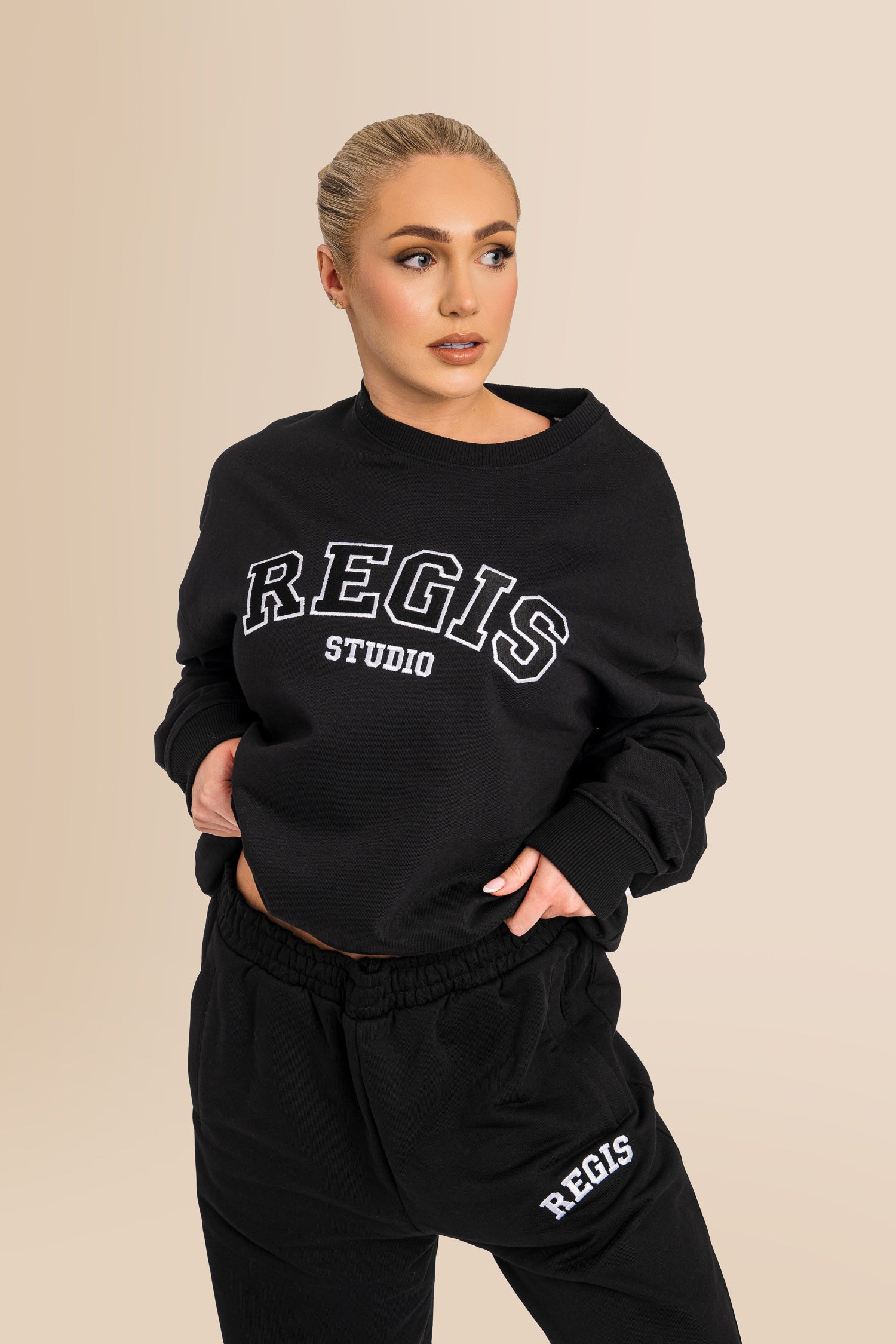 Women's Organic Combed Ringspon Cotton Sweatshirt - Black