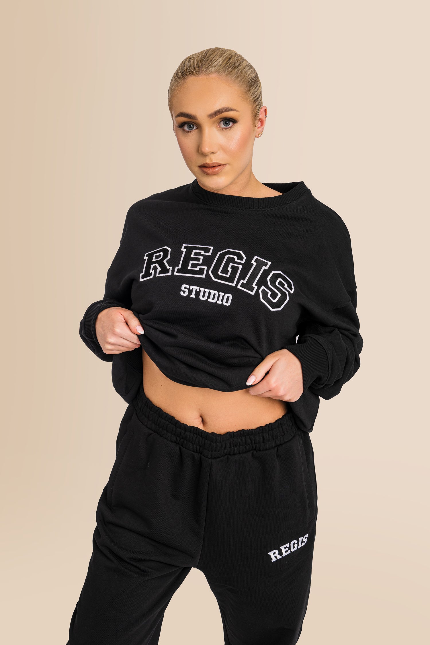 Women's Organic Combed Ringspon Cotton Sweatshirt - Black