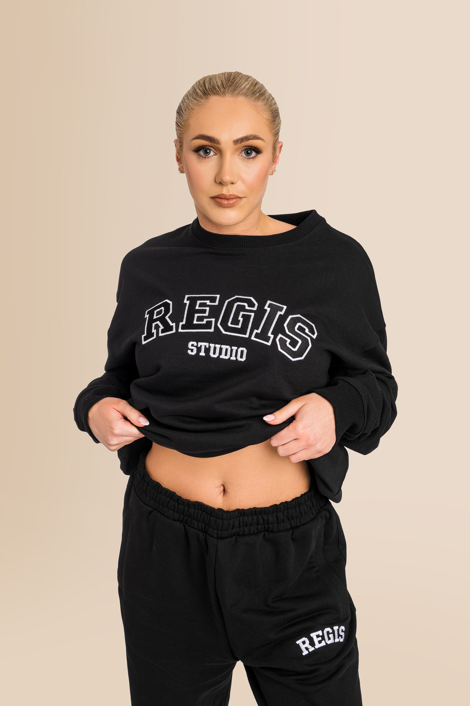 Women's Organic Combed Ringspon Cotton Sweatshirt - Black